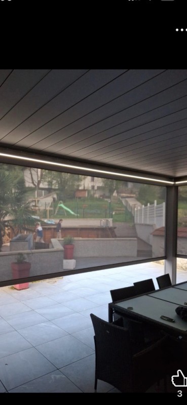 Installation de pergola bioclimatique avec Led intégré et moustiquaire proche de Toulouse à Blagnac 